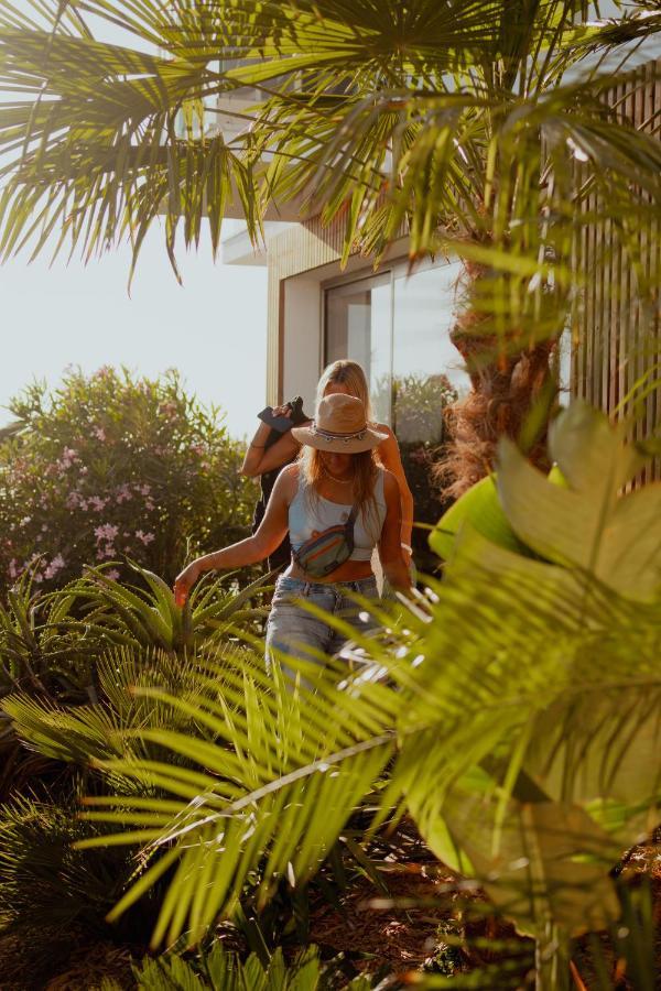 The Salty Pelican Yoga & Surf Retreat ペニシェ エクステリア 写真